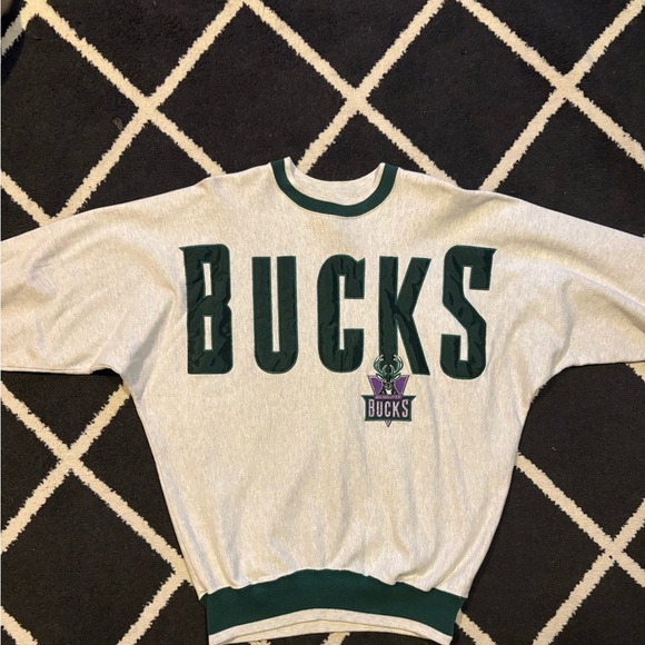 Vintage Legends Milwaukee Bucks  Rare Crewneck Sweatshirt - Picture 3 of 7